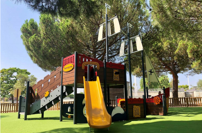 山西非标定制滑梯的安全保障与设计要点